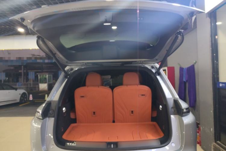 Used Li Auto L8 2023 Pro Model
