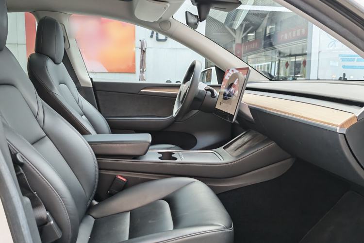 Used Tesla Model Y 2022 Rear-Wheel-Drive Version
