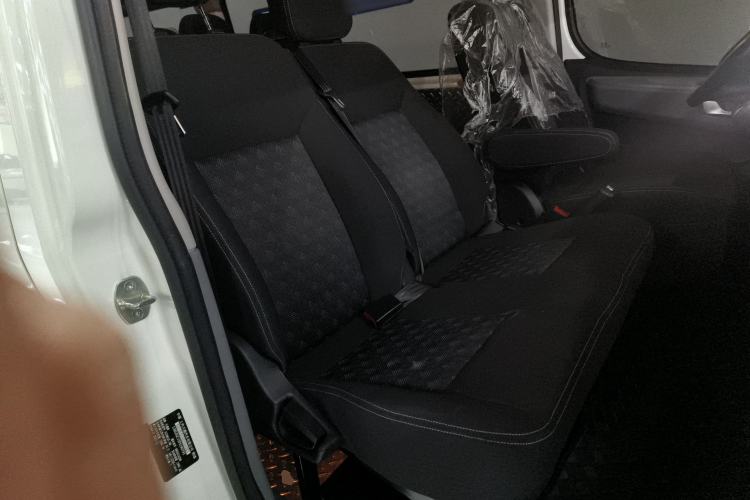 Used SAIC MAXUS Xintu V80 2023 2.0T Manual Classic Aoyuntong Long Wheelbase Mid-Height 6/7/8/9-Seater