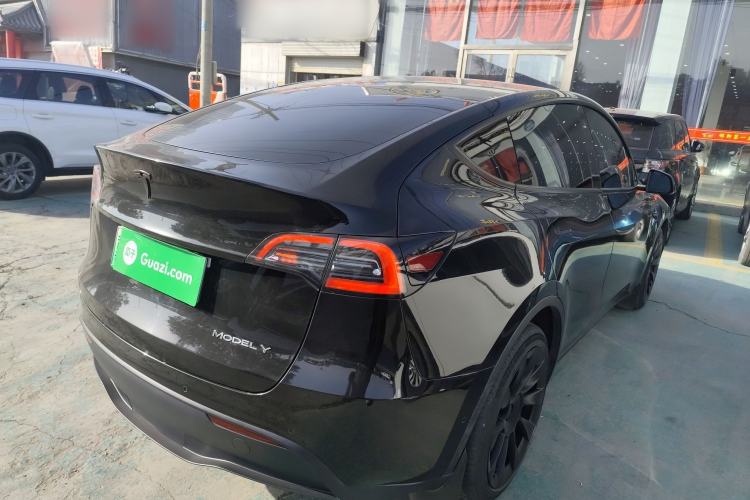 Used Tesla Model Y 2023 Long-Range All-Wheel-Drive Version