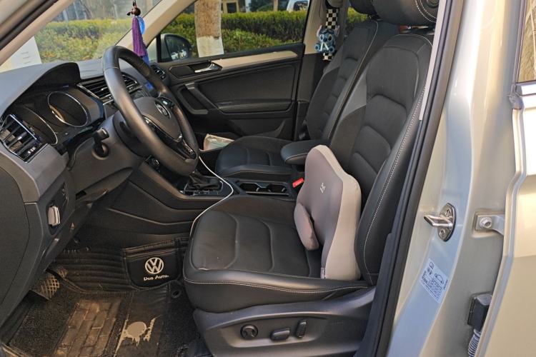 Used Volkswagen Tiguan L 2020 330TSI Automatic Two-Wheel Drive Smart Luxury Edition China VI Standard
