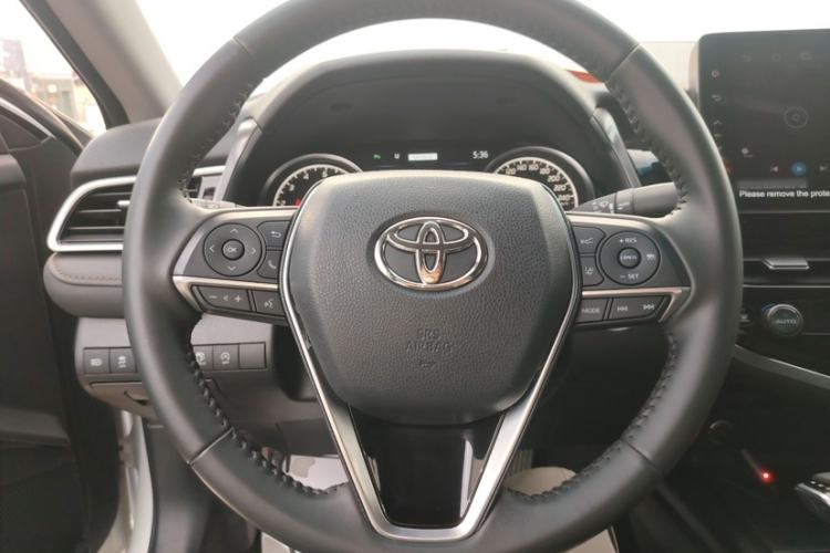 Used Toyota Camry 2023 2.0G Luxury Edition
