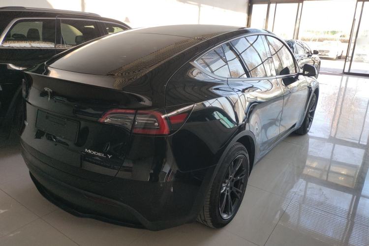 Used Tesla Model Y 2023 Rear-Wheel-Drive Version
