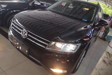 Used Volkswagen Tiguan L 2017 330TSI Automatic Two-Wheel Drive Luxury Edition