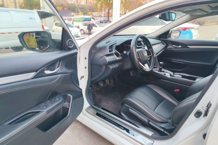 Used Honda Civic 2016 220TURBO Manual Luxury Edition
