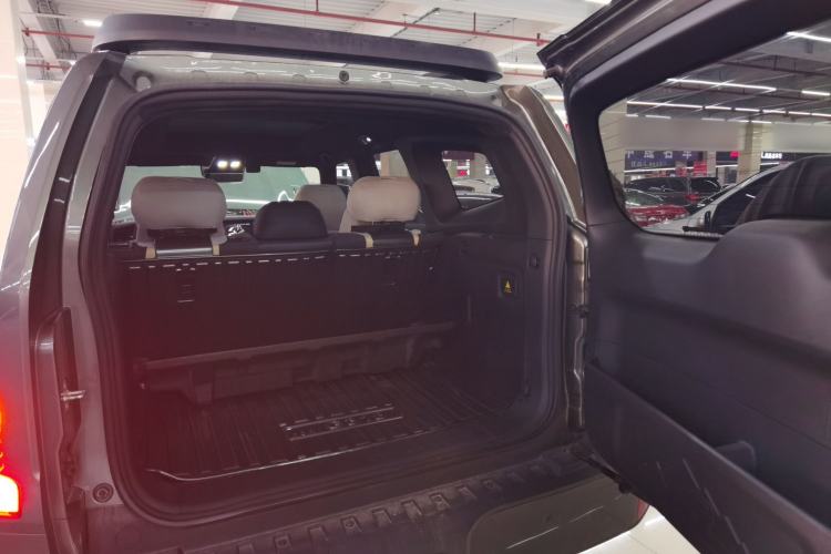 Used  G318 2024 Four-Wheel-Drive Air Suspension Model
