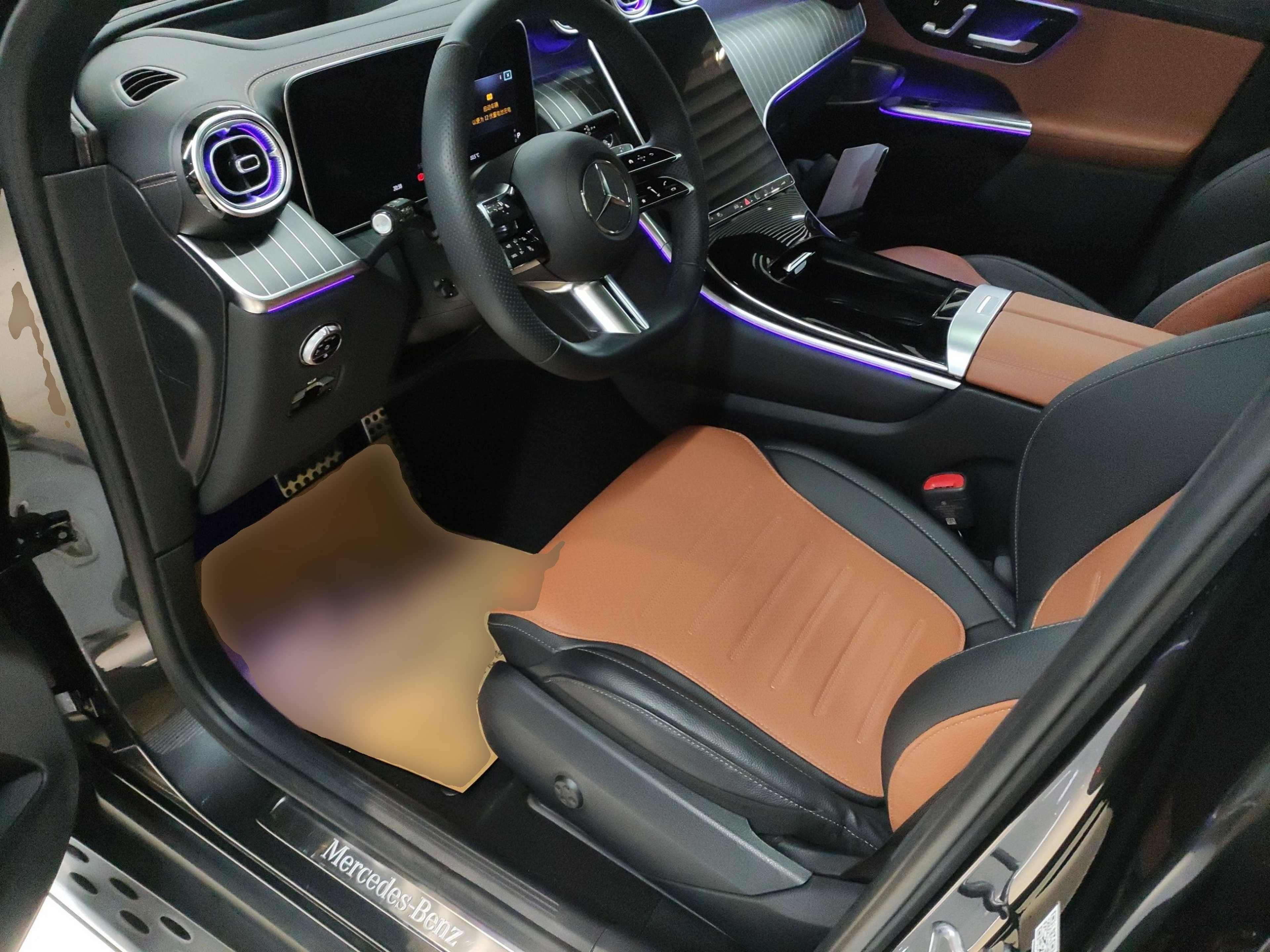 المقاعد الأمامية داخل السيارة