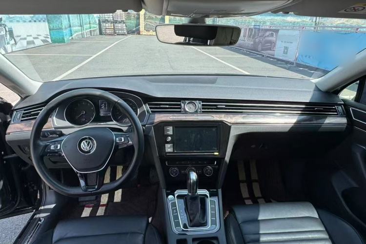 Used Volkswagen Magotan 2019 330TSI DSG Luxury Model China V Standard

