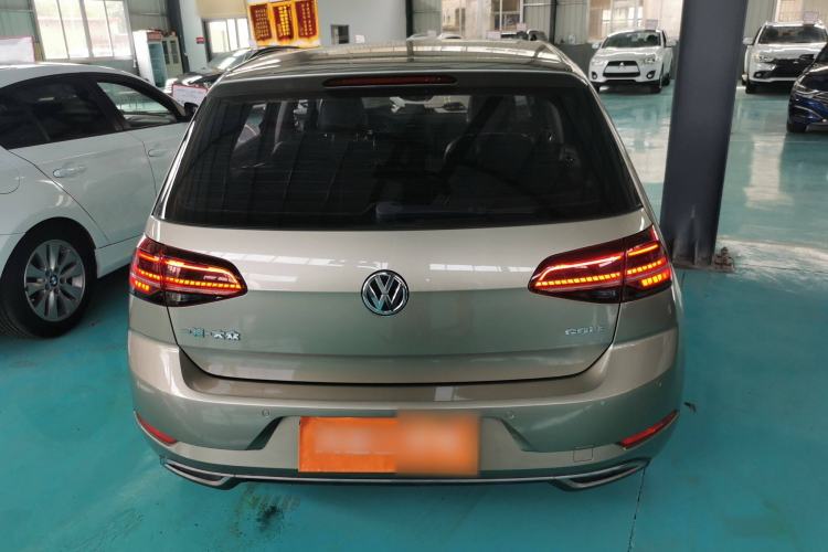 Used Volkswagen Golf 2018 230TSI Automatic Luxury Version
