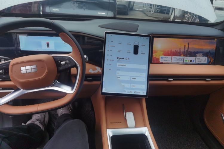 Used  L7 2025 EM-i 115km Exploration+ Edition