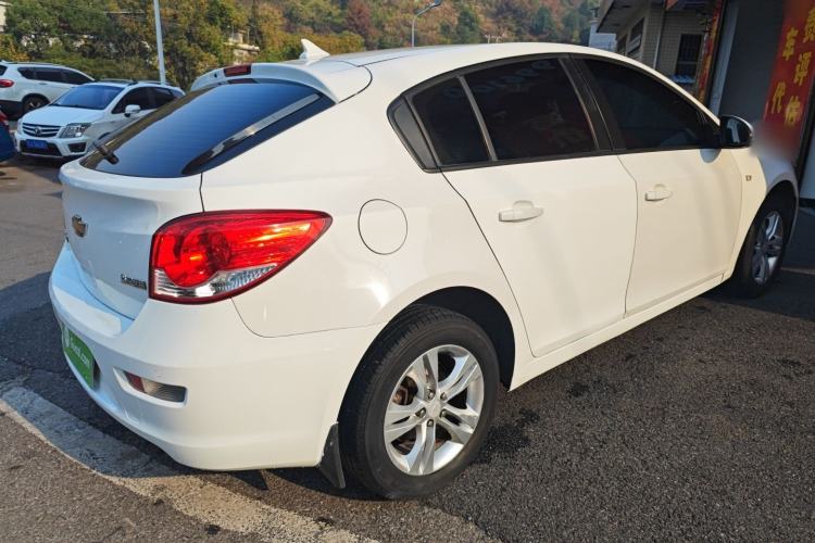 Used Chevrolet Cruze 2013 Hatchback 1.6L Automatic Luxury Model
