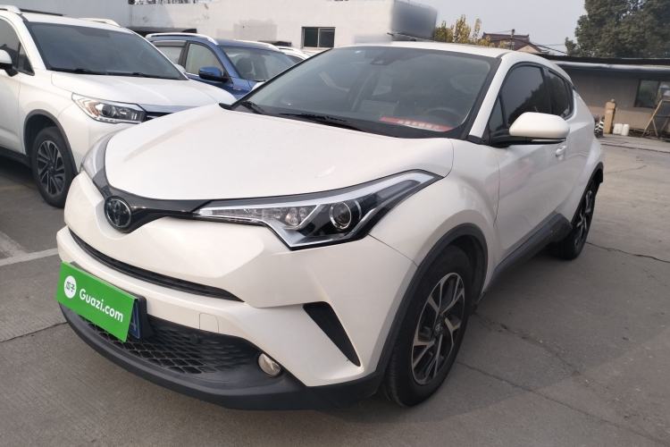 Used Toyota C-HR 2018 2.0L Leading with Sunroof China VI Standard
