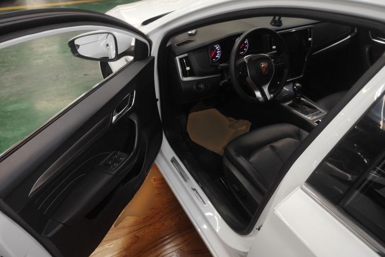 Used Roewe i6 2020 PLUS 1.6L CVT 4G Connected Glory Flagship Edition
