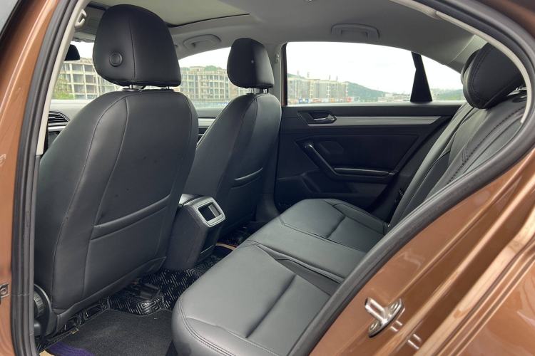 Used Volkswagen Lamando 2015 230TSI DSG Fashion Edition
