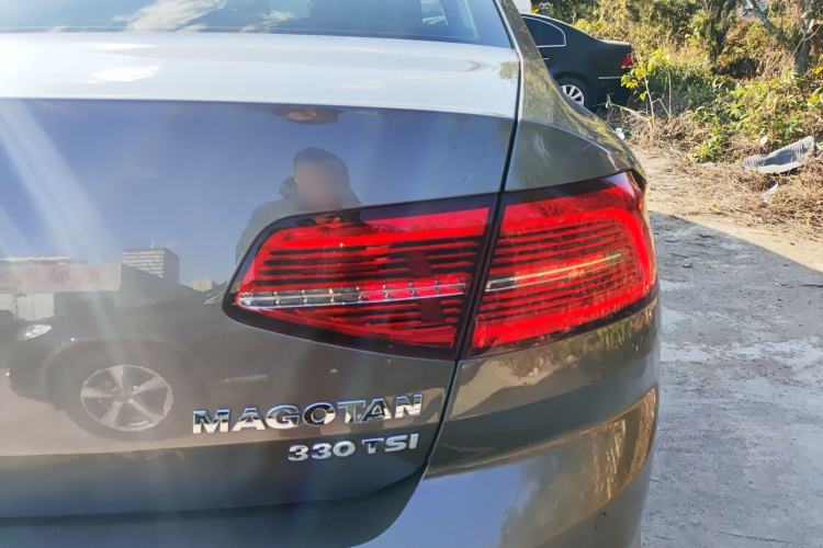 Used Volkswagen Magotan 2018 330TSI DSG Luxury Model
