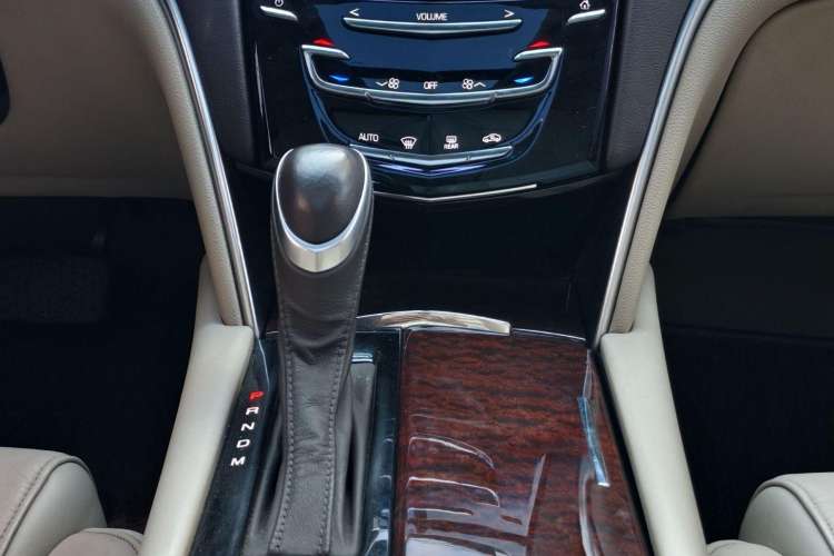 Used Cadillac XTS 2015 28T Comfort Model