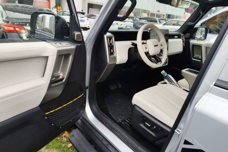 Used iCAR V23 2025 401 Two-Wheel Drive Intelligent Driving Version
