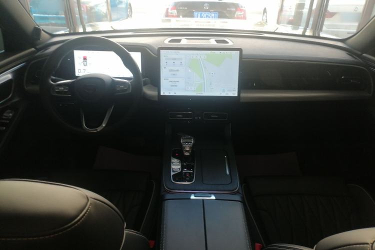 Used GAC Trumpchi GS8 2024 Linghang Series 2.0 TGDI Two-Wheel Drive Luxury Smart Connectivity Version
