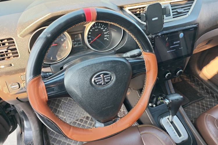 Used FAW Senya S80 2015 1.5L Automatic 7-Seater Urban Edition