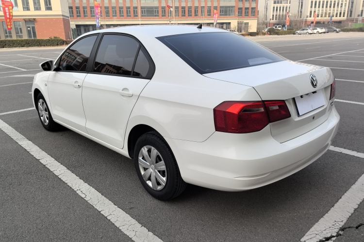 Used Volkswagen Jetta 2015 Value Edition 1.6L Manual Fashionable Style
