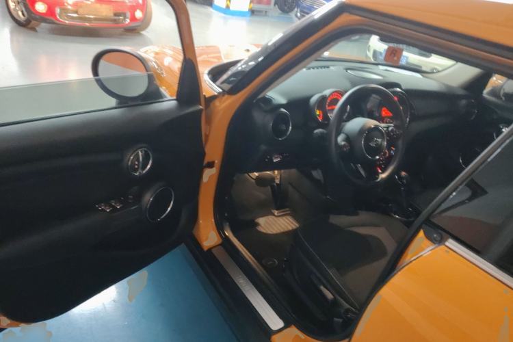 Used  MINI 2016 1.2T ONE Pioneer Edition Five-Door Version
