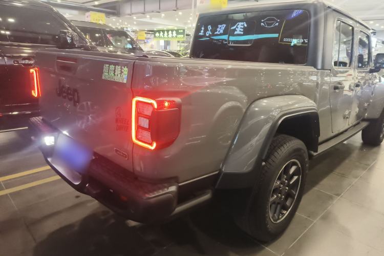 Used  Gladiator 2022 3.6L Pioneer Edition
