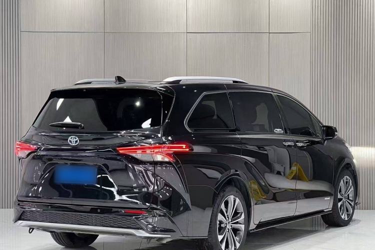 Used Toyota Granvia 2022 2.5L Hybrid Prestige Edition
