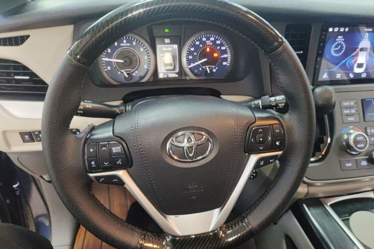 Used Toyota Sienna 2019 3.5L Two-Wheel Drive LE Trim 7 Seats U.S. Specification
