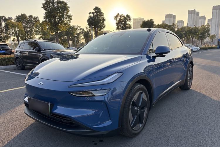 Used ONVO L60 2024 60 kWh All-Wheel Drive