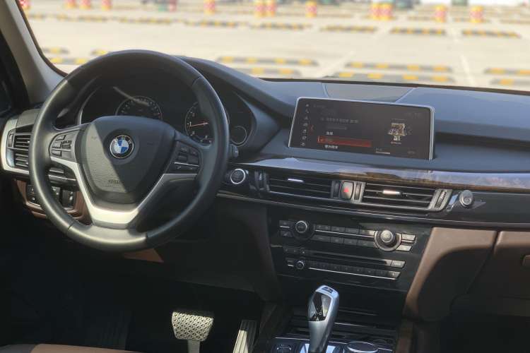 Used BMW X5 2018 xDrive28i
