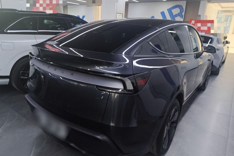 Used Tesla Model Y 2025 Rear-Wheel-Drive Version
