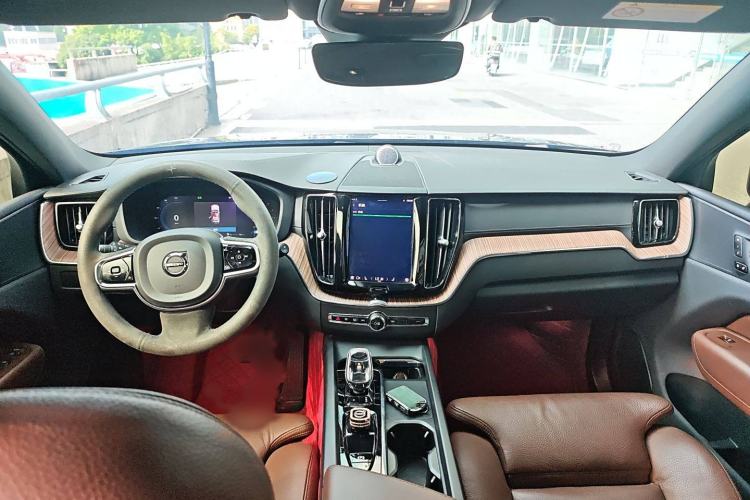 Used Volvo XC60 2023 B5 4x4 Smart Luxury Edition
