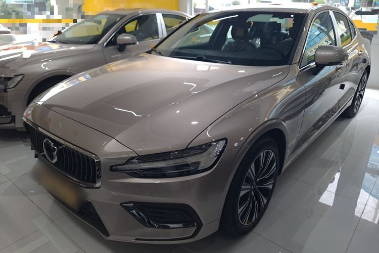 Used Volvo S60 2026 Model B4 Zhiyuan Luxury Edition