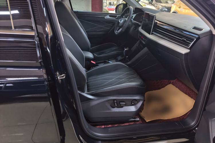 Used Volkswagen Tiguan L 2024 Outstanding Model 330TSI Automatic Two-Wheel Drive Longteng Edition
