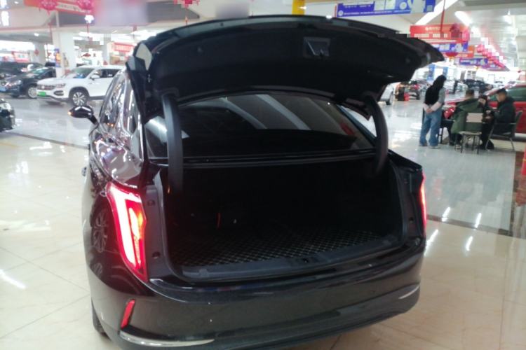 Used Hongqi E-QM5 2022 431 km Charge & Enjoy Edition
