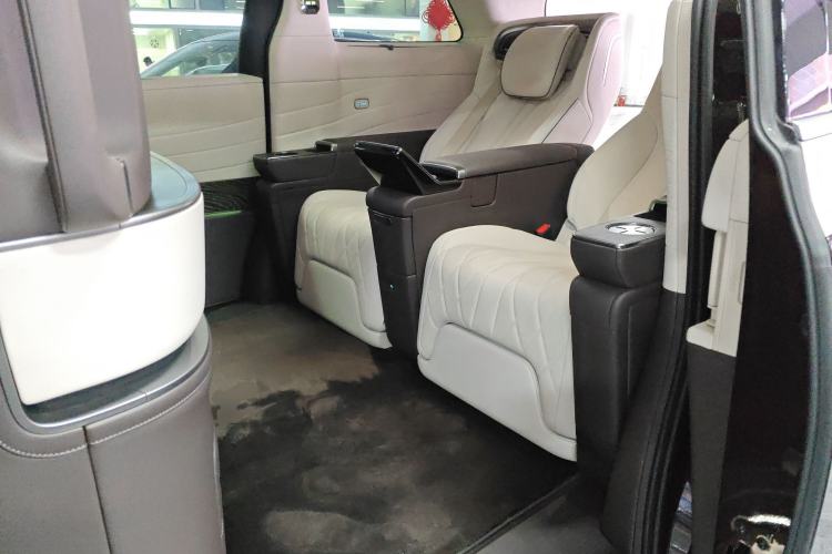 Used Denza D9 2024 PIONEER Four-Seat Pioneer Edition