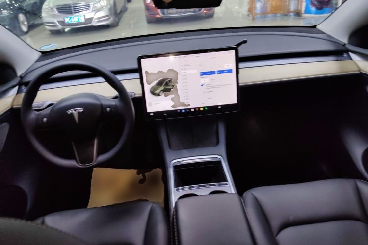 Used Tesla Model Y 2021 Long-Range All-Wheel-Drive Version 3D7