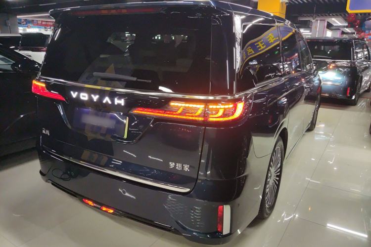 Used VOYAH Dream 2025 PHEV Four-Wheel-Drive Flagship Kunpeng Edition
