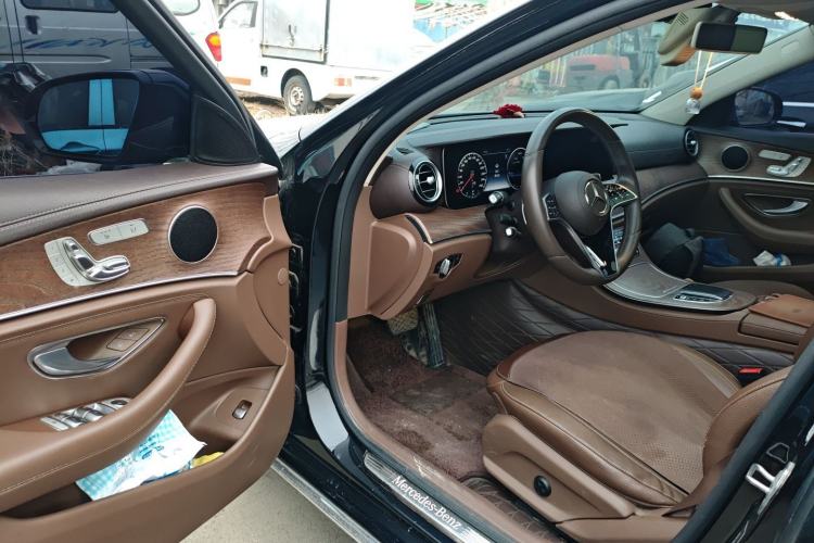 Used Mercedes-Benz E-Class 2018 Facelift E 300 L Luxury Edition