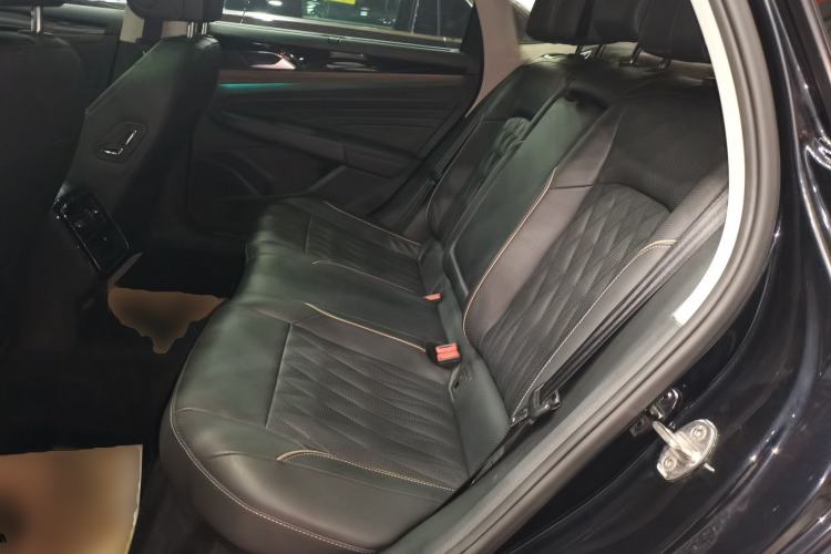 Used Volkswagen Passat 2019 330TSI Luxury Edition China VI Standard
