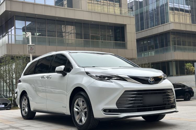 Used Toyota Sienna 2021 2.5L Hybrid Ultimate Edition
