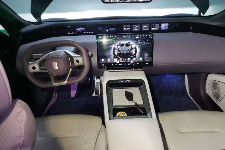 Used  12 2025 Max Extended-Range Edition
