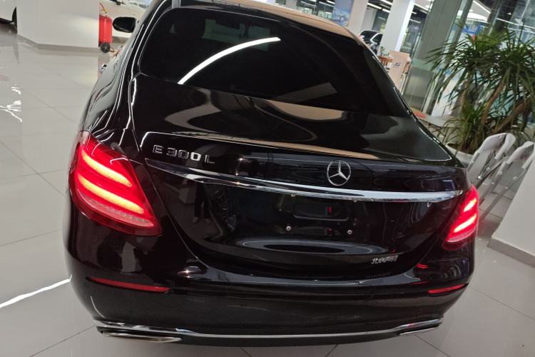 Used Mercedes-Benz E-Class 2019 E 260 L
