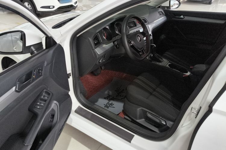 Used Volkswagen Lamando 2015 230TSI DSG Fashion Edition
