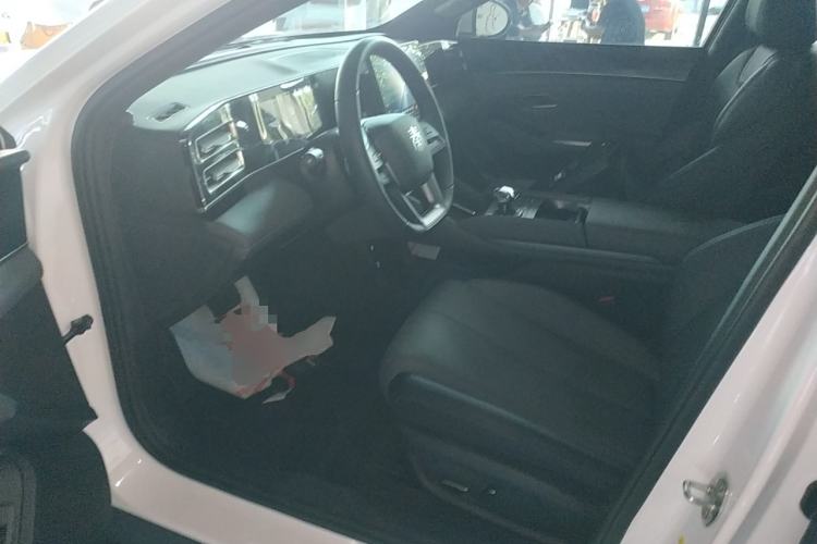 Used BYD Qin L 2025 DM-i Smart Drive 120KM Leading Model
