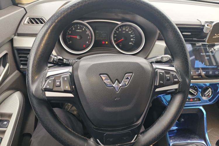 Used Wuling Hongguang 2019 1.5L S Comfort Edition China VI LAR
