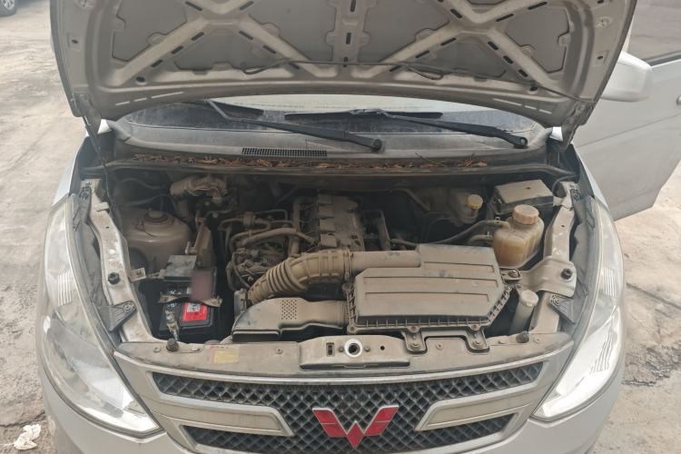 Used Wuling Rongguang V 2018 1.5L Standard Version

