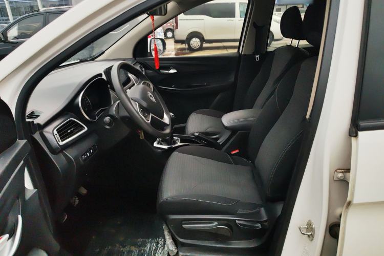 Used Baojun 730 2021 1.5L Manual Fashion Version 7 Seats
