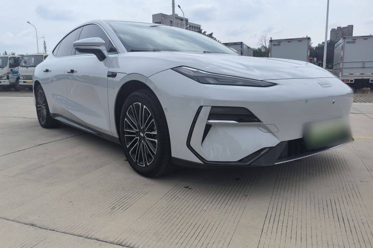 Used  E8 2025 575 km Intelligent Driving Edition
