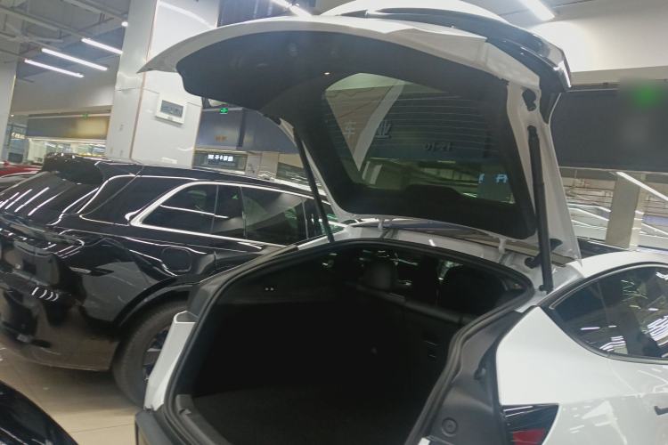 Used Tesla Model Y 2026 Rear-Drive Model